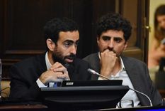 El ministro de Hacienda, Víctor Fayad, expuso el Presupuesto 2025 ante legisladores, acompañado por su par de Gobierno, Natalio Mema. Foto: Prensa Cámara de Diputados