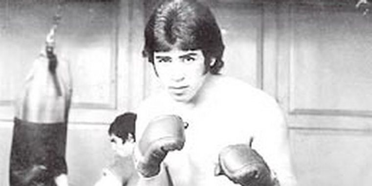 Hugo Corro le ganó al colombiano Rodrigo Valdés y le arrebató el título mundial de peso mediano AMB y CMB. Foto: Archivo