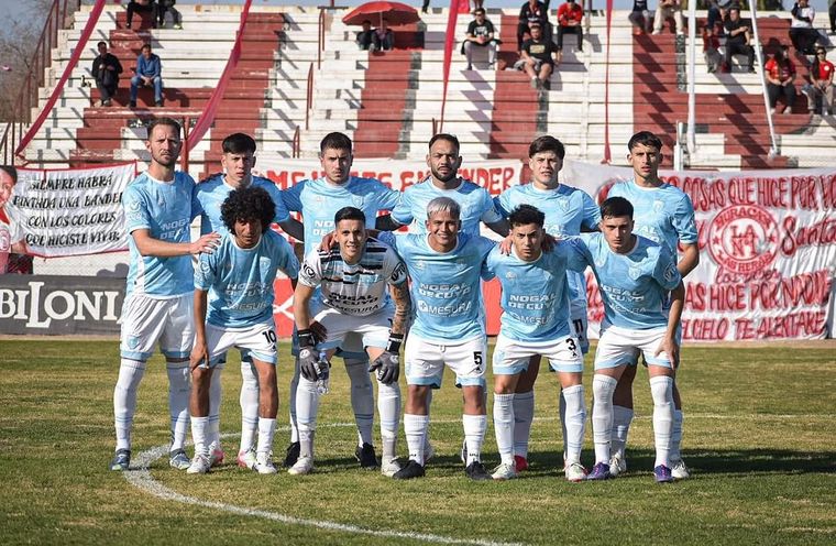 El Celeste no pudo sumar todavía en la Reválida y se encuentra en el último puesto de la tabla de promedios del descenso. El Celeste no pudo sumar todavía en la Reválida y se encuentra en el último puesto de la tabla de promedios del descenso.