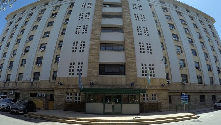 El Gobierno provincial aplicó la sanción de cesantía a seis empleados públicos. El Gobierno provincial aplicó la sanción de cesantía a seis empleados públicos.