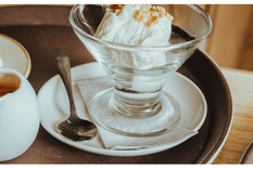 Café que sorprende: receta de affogato con helado de vainilla.