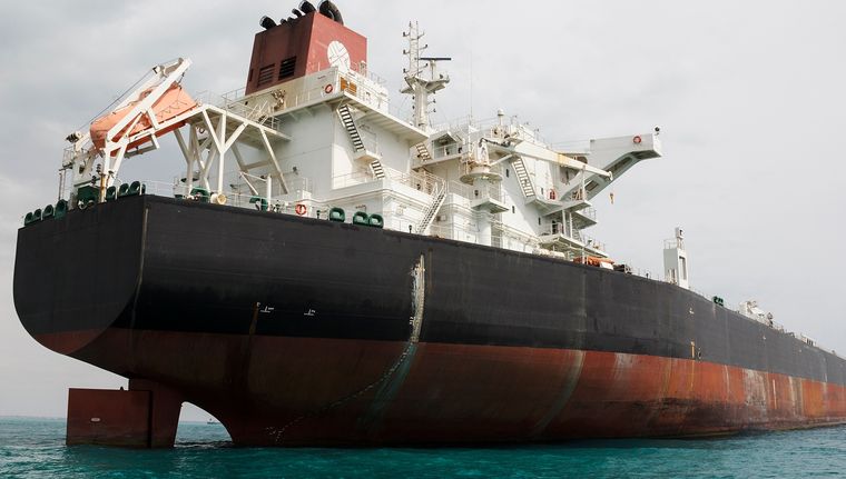 Los precios del petróleo y el gas se están debilitando a partir de la mayor oferta, en un mundo que atraviesa un período de turbulencias producto de la creciente guerra comercial.&nbsp;