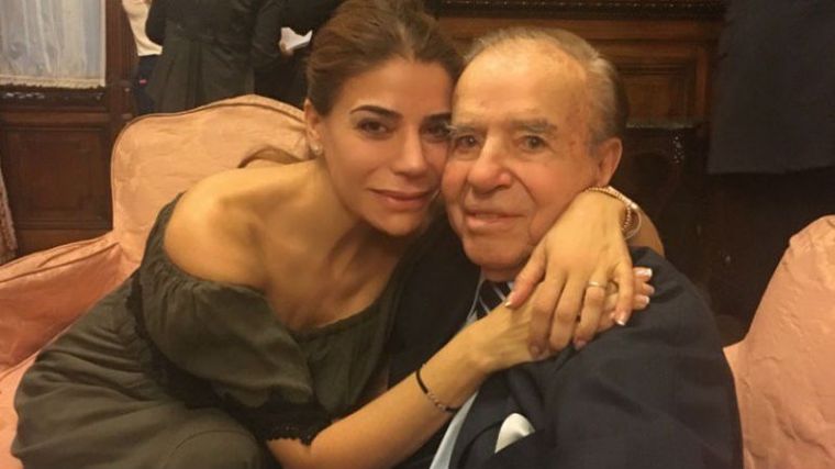Zulemita junto a su padre, el ex presidente Menem.