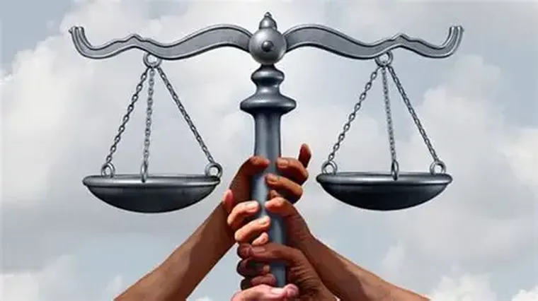 La sociedad no puede esperar años para conocer una sentencia. La sociedad no puede esperar años para conocer una sentencia.