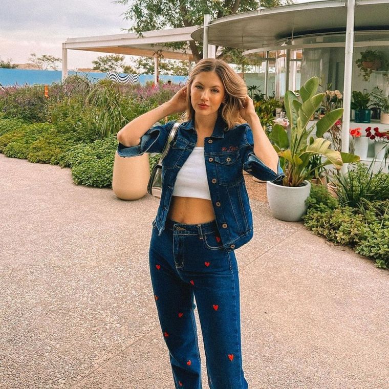 Jeans, botas, tops, vestidos: anímate al total denim como Stephanie Demner Foto: Instagram