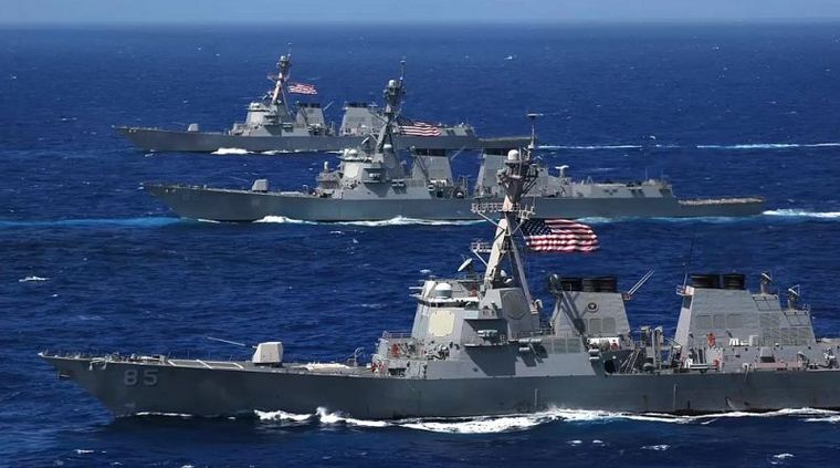 Los tres buques de los Estados Unidos que informó la Casa Blanca llevarían 4.000 marines.