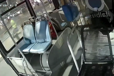 El chofer dejó el colectivo andando y casi provoca una tragedia.