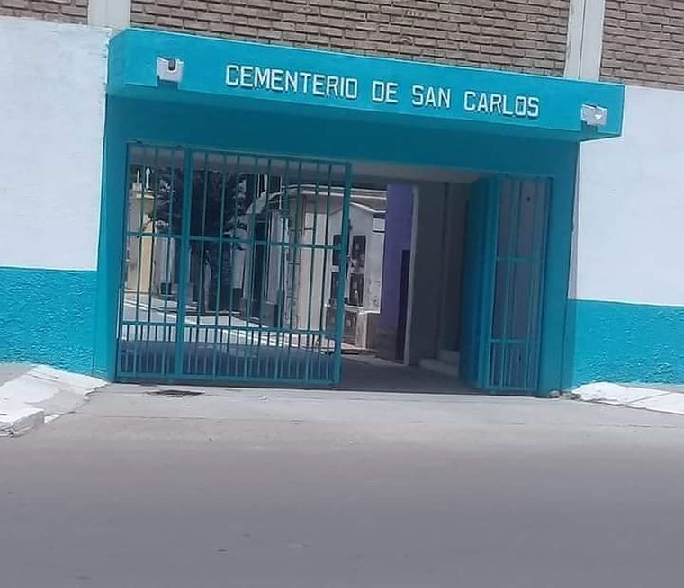 El pequeño ingresó al cementerio y no volvió a salir