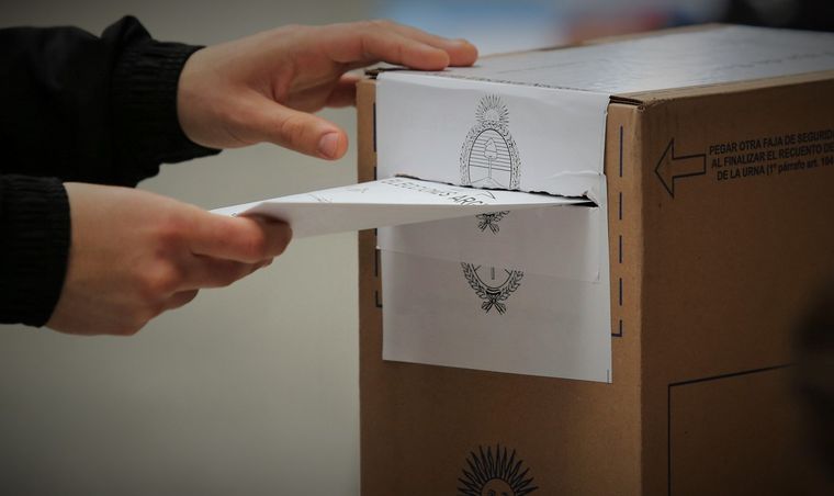 La ley permitirá que varios partidos participen de las próximas elecciones aunque no cumplan requisitos. Foto: NA