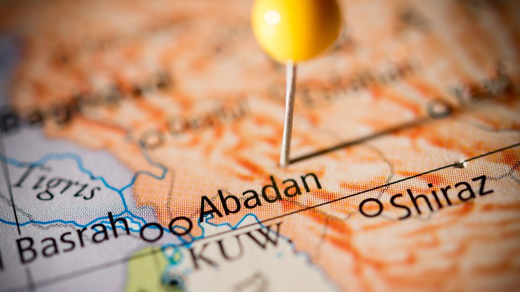 Abadán es la puerta de salida del petróleo de Irán al mundo.