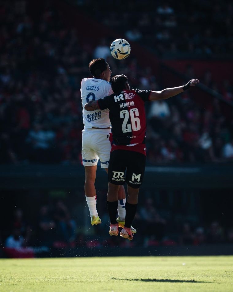 San Lorenzo y Newells igualaron sin goles en Rosario.