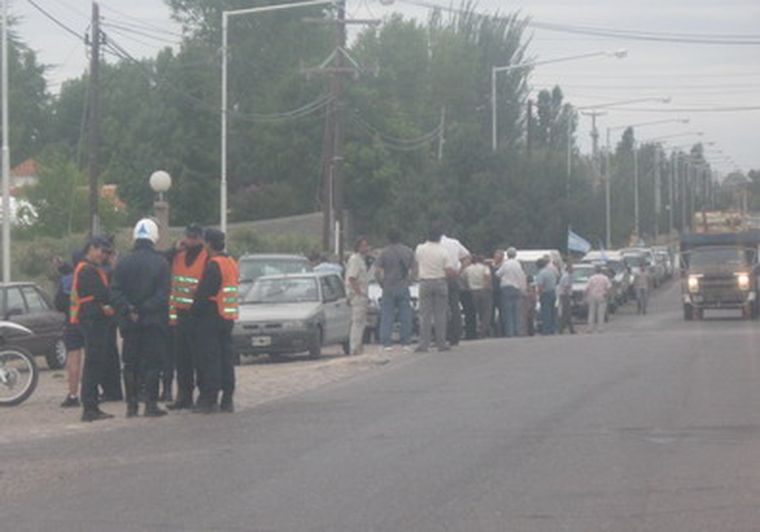 La caravana, en la Ruta 7.