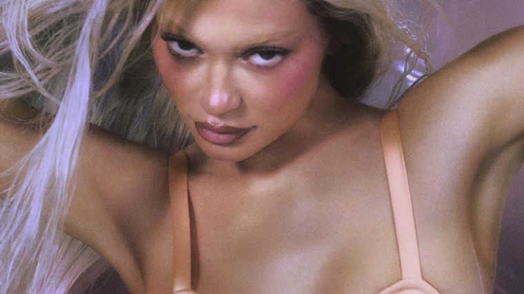 Kylie Jenner La cara de grandes diseños globales Foto: @Kyliejenner