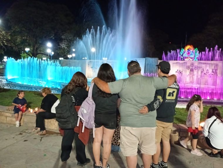 El espectáculo de aguas danzantes podrá disfrutarse este fin de semana en la Plaza Independencia. El espectáculo de aguas danzantes podrá disfrutarse este fin de semana en la Plaza Independencia.