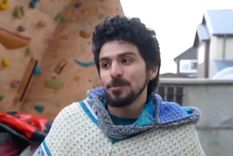 Adrián Simancas celebraba su cumpleaños navegando en kayak cuando fue atrapado por la ballena. Adrián Simancas celebraba su cumpleaños navegando en kayak cuando fue atrapado por la ballena.