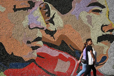 Pese a definirse como el hijo de Chávez, Nicolás Maduro parece estar abandonando el modelo económico de su mentor político. Foto: GETTY IMAGES