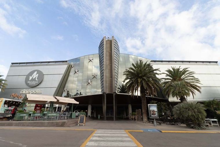 Mendoza Plaza Shopping.jpg