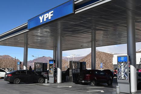La construcción de YPF se desarrolla sobre la autopista Rosario – Buenos Aires (imagen ilustrativa).