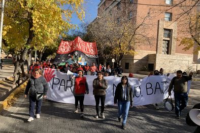 MDZol | El Polo Obrero salió a manifestarse nuevamente por la crisis económica. Foto: ALF PONCE MERCADO / MDZ