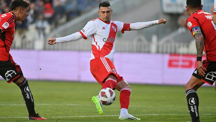 El delantero fue titular y capitán en Chile. Foto: River Plate