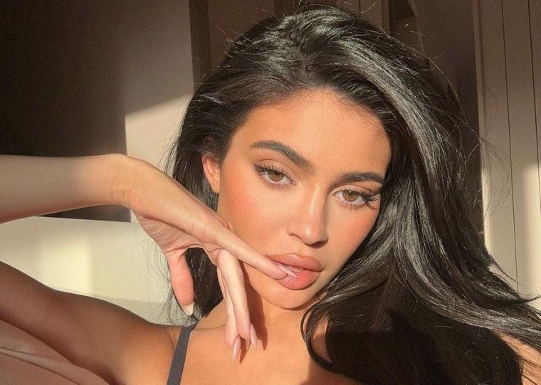 Kylie Jenner deslumbró con un diseño en pedrería espectacular. Foto: Kylie Jenner / Instagram