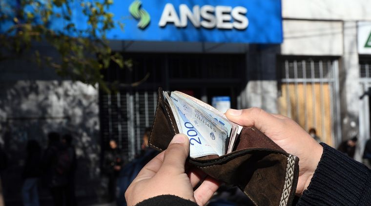 Quiénes cobran este miércoles 31 d emayo Foto: Archivo