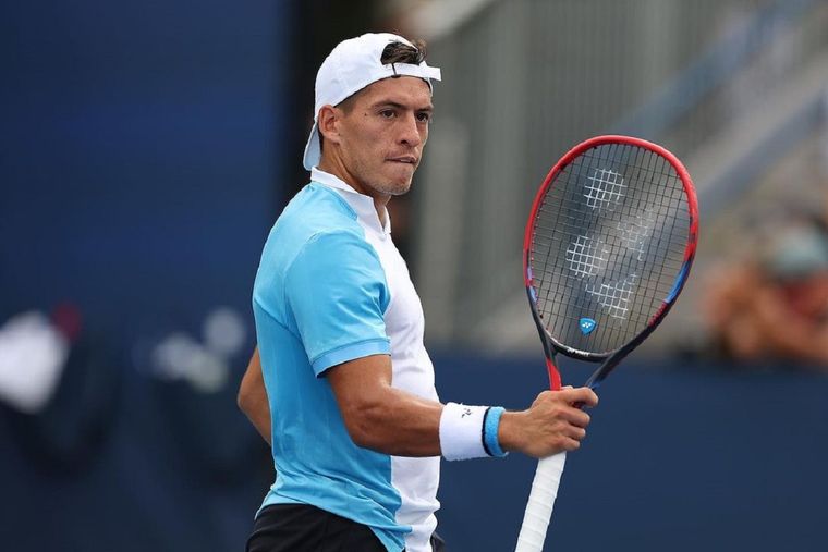 Sebastián Báez batalló de más, pero logró avanzar a la segunda ronda del Masters 1000 de Shanghái