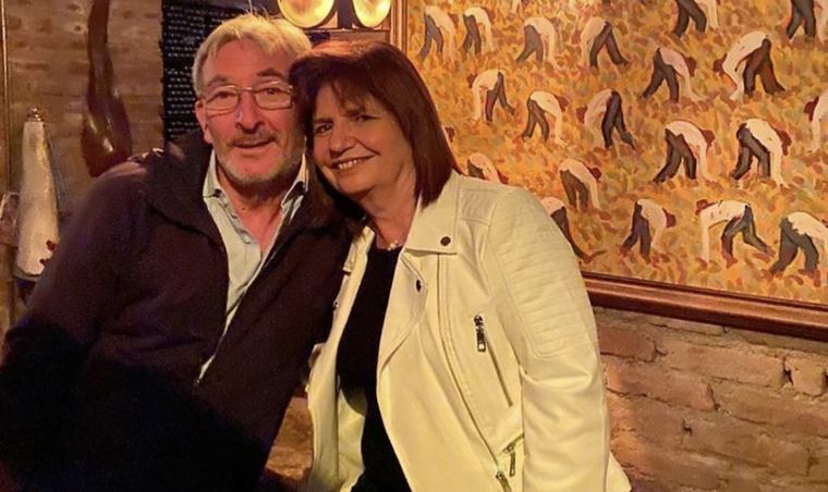 Patricia junto a su pareja, cenan en Mendoza. Foto: Instagram @patobullrich