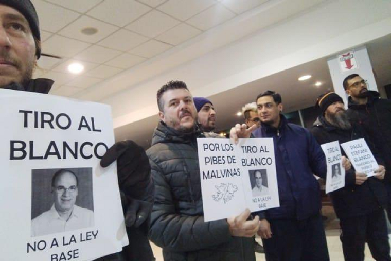 Las amenazas llegaron después de la aprobación de la Ley Bases Foto: X @blancopabloda