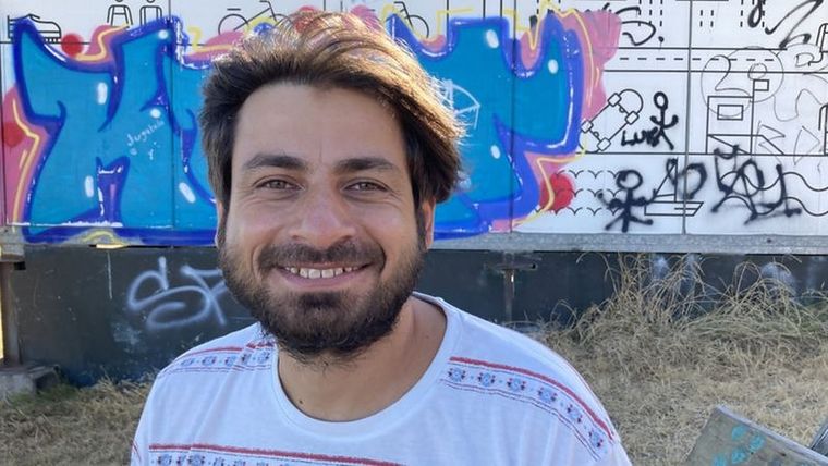 Ahmed Adnan Ahjam aún busca rehacer su vida en Uruguay luego de 12 años encerrado en Guantánamo. Foto: BBC Mundo