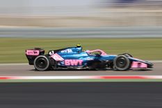 Franco Colapinto en acción durante el test matutino en Baréin.