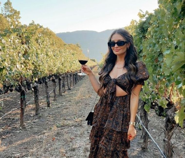 Guarda estas ideas para ser la mejor vestida en cualquier bodega mendocina Foto: Maxie Elise