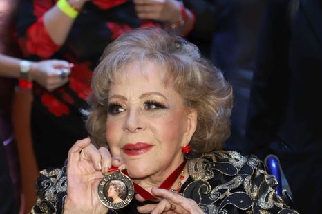 Silvia Pinal no sabe que muchos de sus amigos han muerto.