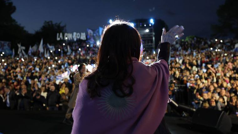 Cristina Kirchner recibió el respaldo del Partido Justicialista de Mendoza