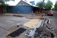 La esquina de Las Tipas y Las Moreras lleva 70 días rota. Foto: ALF PONCE MERCADO / MDZ