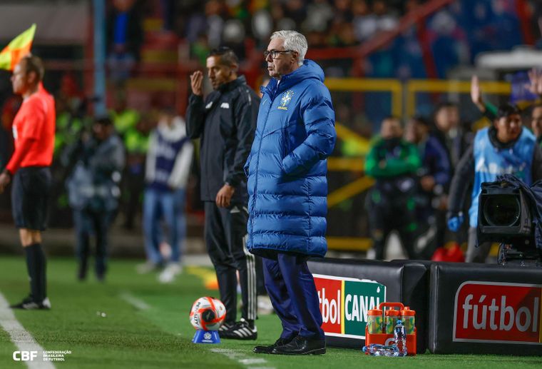 Carlo Ancelotti, entrenador de Brasil, en la derrota 1-0 del Scratch frente a Bolivia en El Alto. Carlo Ancelotti, entrenador de Brasil, en la derrota 1-0 del Scratch frente a Bolivia en El Alto.