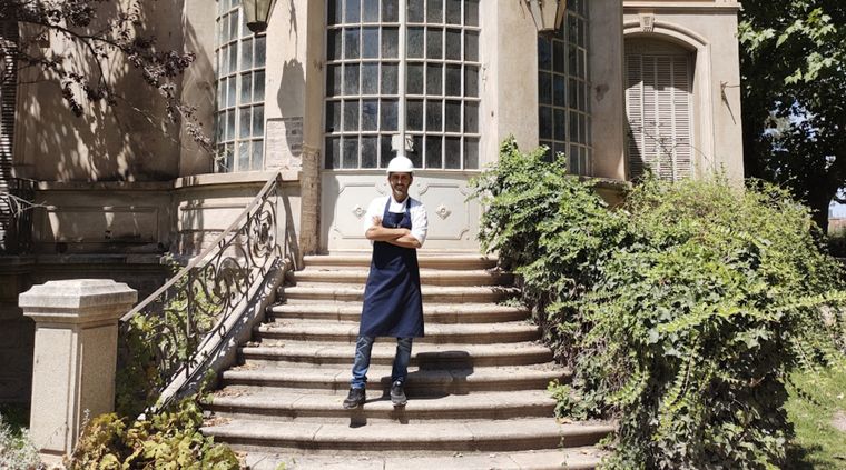Lucas Bustos en Casa Videla, el espacio gastronómico que sorprenderá en la época de primavera. Foto: Gentileza
