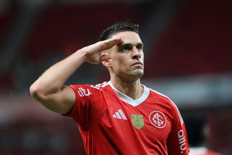 Rafael Santos Borré llegó al Inter de Porto Alegre en marzo de 2024. Rafael Santos Borré llegó al Inter de Porto Alegre en marzo de 2024.