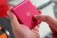 Así sería el nuevo teléfono plegable de Motorola con triple cámara, según la patente.