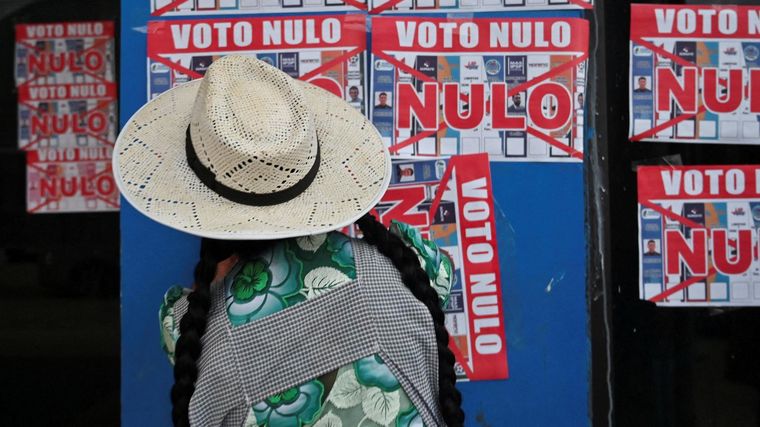 Morales promueve la campaña por el voto nulo desde el Chapare.