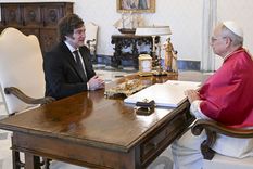 Javier Milei y el papa León XIV durante su encuentro en el Vaticano.