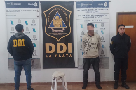 Este lunes detuvieron al principal sospechoso, y ahora un video lo ubica cerca del lugar del crimen Este lunes detuvieron al principal sospechoso, y ahora un video lo ubica cerca del lugar del crimen