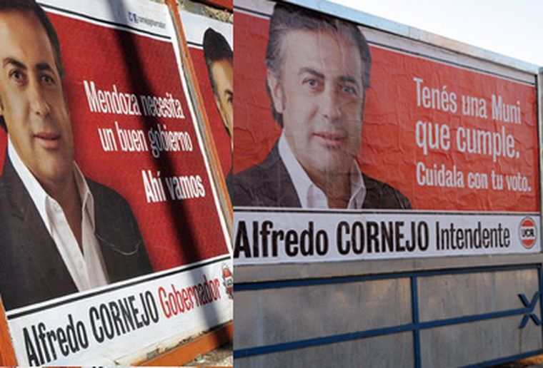 Los dos carteles de Cornejo son casi iguales. Foto: MDZ