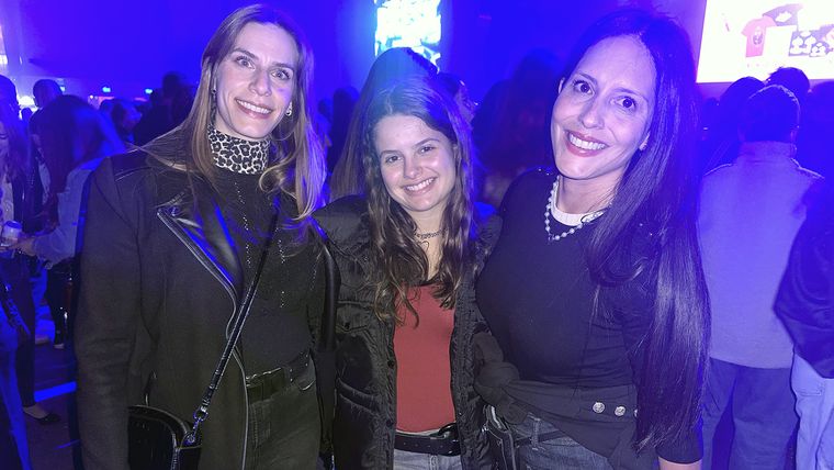 Florencia Barone, Lourdes Rosell y Rosa Ulloa. Florencia Barone, Lourdes Rosell y Rosa Ulloa.