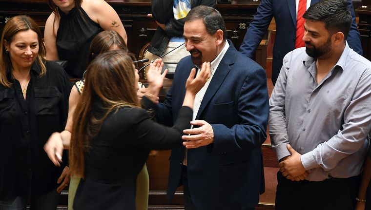 Carlos Ciurca junto a su pareja, la legisladora Verónica Valverde. Foto: ALF PONCE MERCADO / MDZ