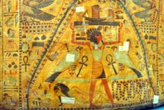Viñeta cosmológica de Nut en el ataúd exterior de Nesitaudjatakhet en la colección del Museo Arqueológico de Odessa. Foto: Dpa.