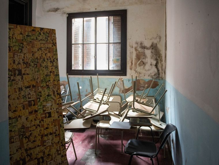 El Ministerio de Justicia denunció un boliche clandestino en aulas de la Universidad de las Madres de Plaza de Mayo. Foto: Mariano Cúneo Libarona - X