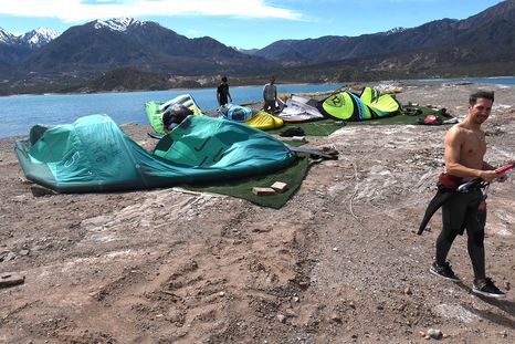 Sigue la polémica por el predio de kitesurf en Potrerillos: qué quieren construir en la zona