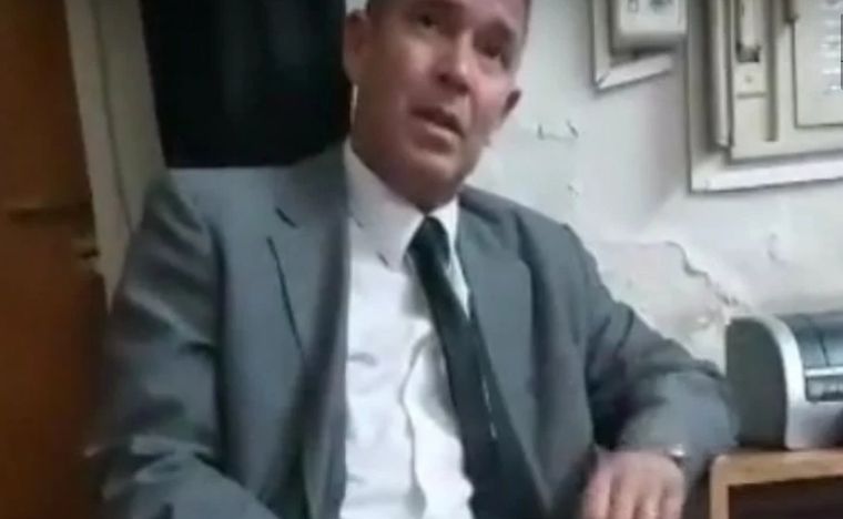 Negocios Uno de los sospechosos de participar en el trato.