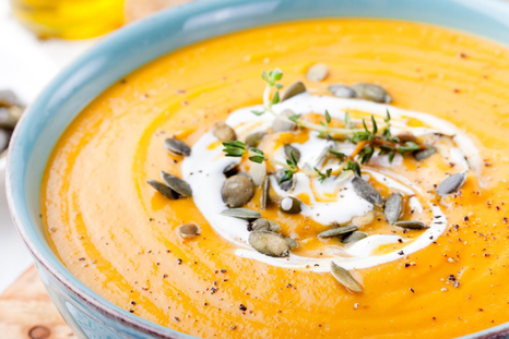 La receta tradicional solía incluir pan duro para darle más consistencia. La receta tradicional solía incluir pan duro para darle más consistencia.